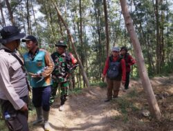 Cegah Karhutla di Lereng Merapi, Babinsa dan Petugas TNGM Perkuat Patroli dan Pemetaan Jalur Evakuasi
